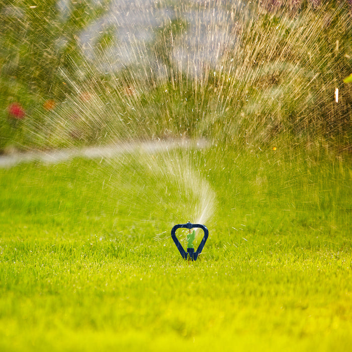 Whirling Revolving Sprinkler on In-Series 3-Prong Step Spike